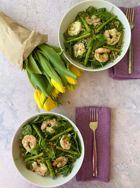 Pesto Salad with Shrimp and Spelt