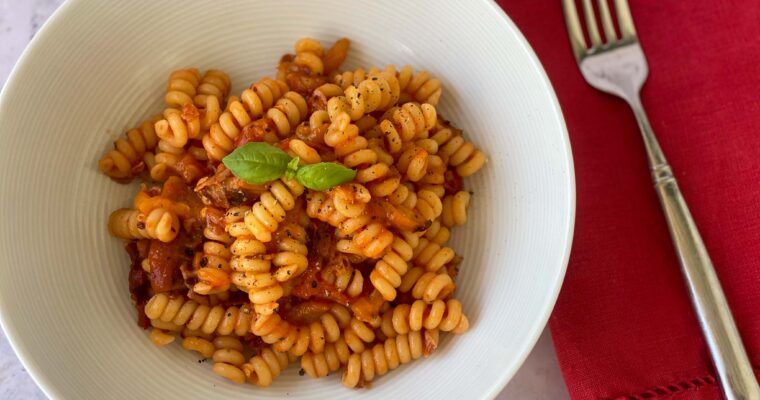 Spicy Roasted Pepper Pasta with Bacon