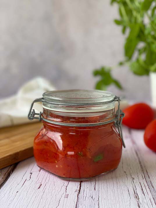homemade tomato sauce canned
