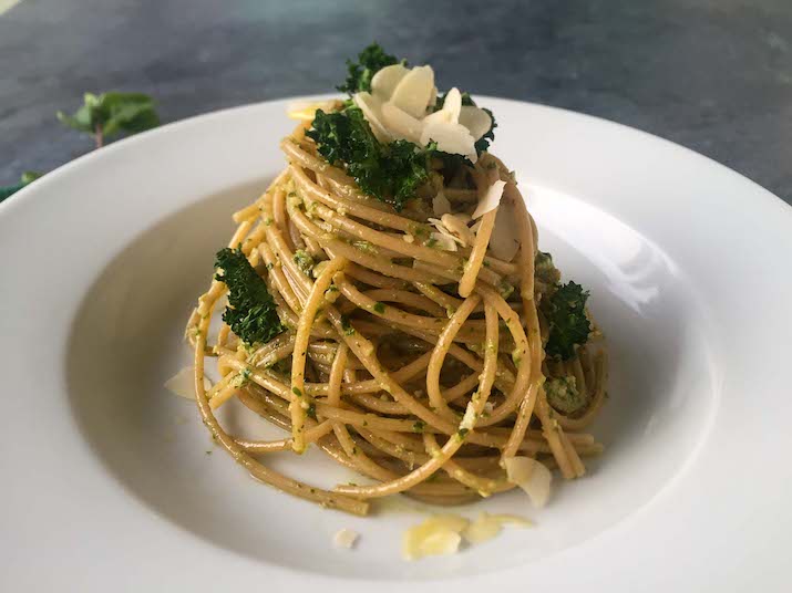 easy vegan pesto pasta with arugula and mint
