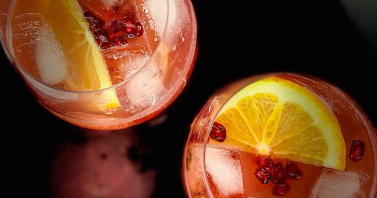 Pomegranate Aperol Spritz: the Best Holiday Cocktail