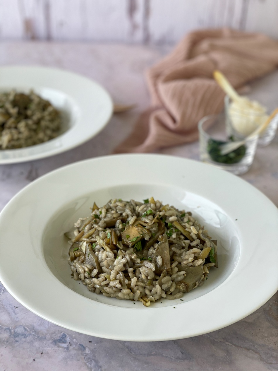Creamy Artichokes Risotto in 2 plates