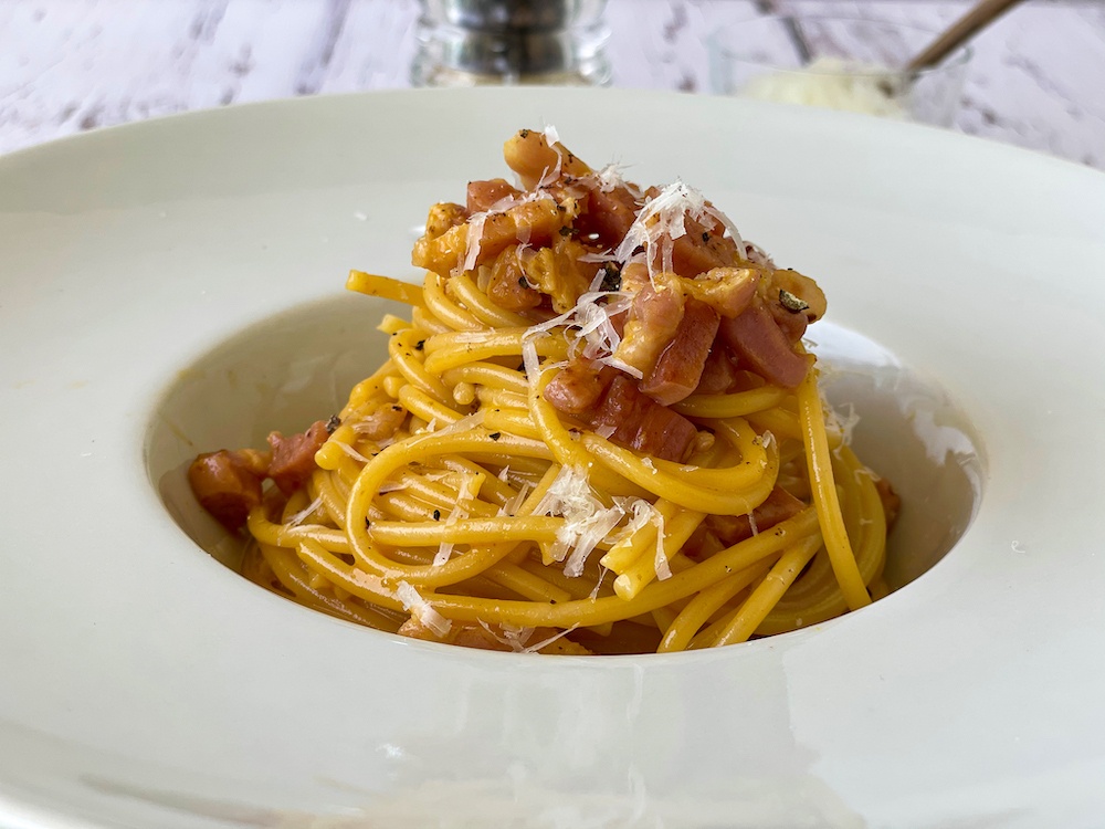 Spaghetti Carbonara in a white plate.