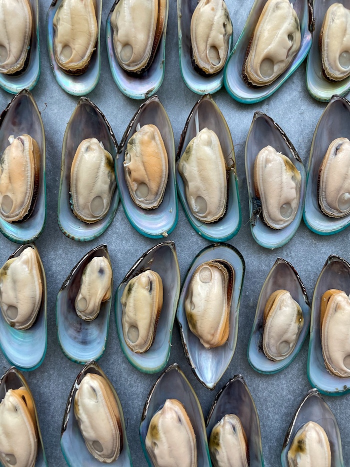 How to prepare mussels