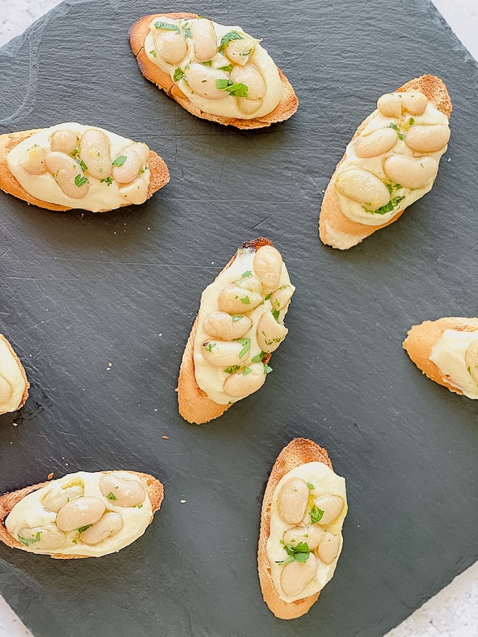 white bean crostini