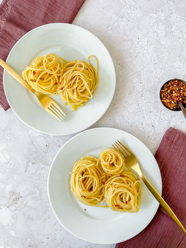 Spaghetti Aglio Olio e Peperoncino Recipe