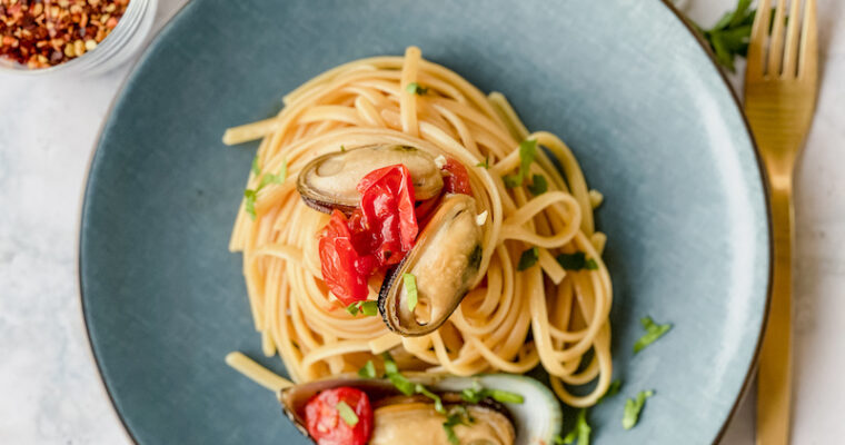 Mussels Spaghetti with Spicy Cherry Tomatoes