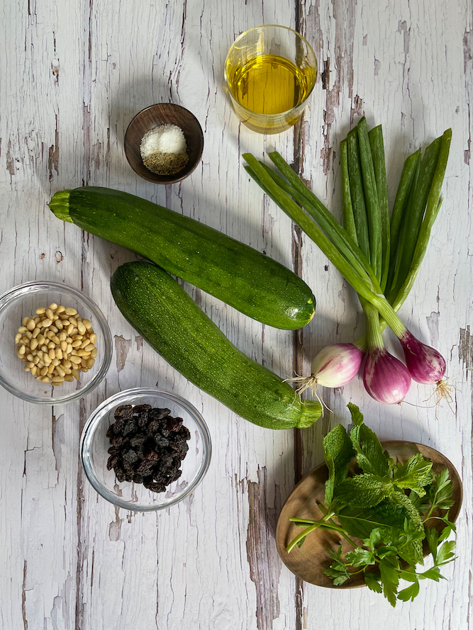 Zucchini with Raisins and Pine Nuts, all the ingredients