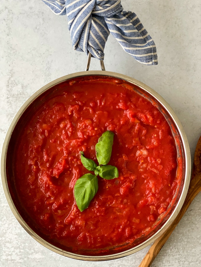 Authentic Italian Tomato Sauce (Sugo al Pomodoro) recipe