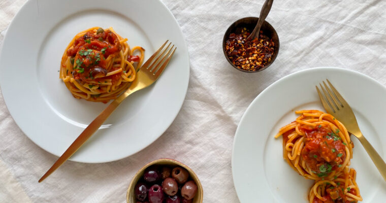 Traditional Pasta alla Puttanesca (Puttanesca Pasta Recipe)