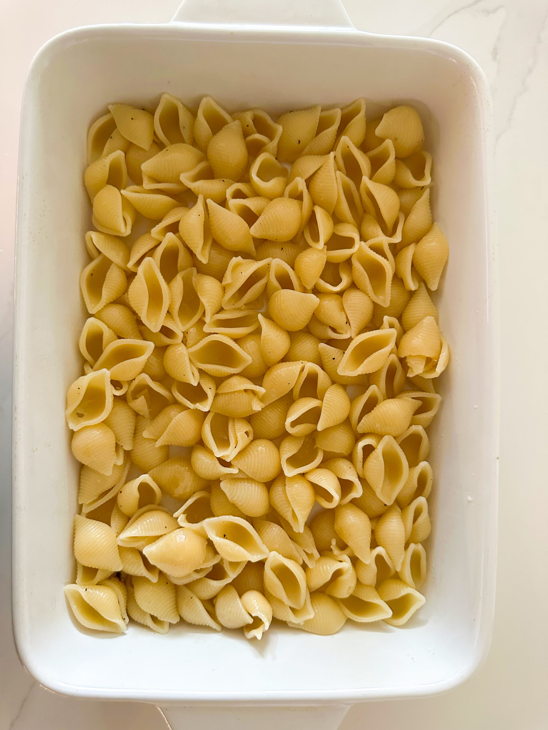 Pasta to cool down in a baking tray