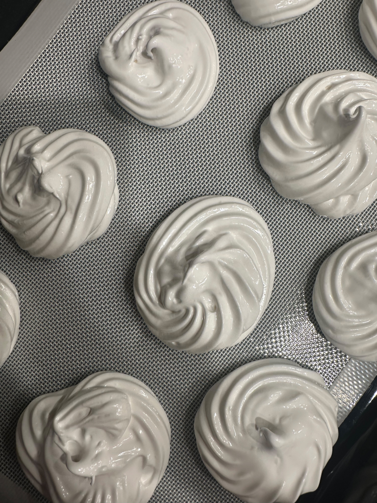minin pavlova before baking