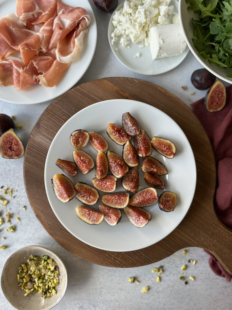 Ingredients to make fresh fig and prosciutto salad