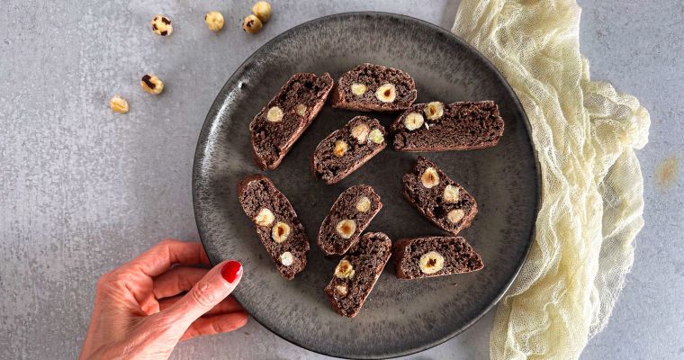 Italian Cocoa and Hazelnut Biscotti ( Cantucci Nocciole e Cacao)