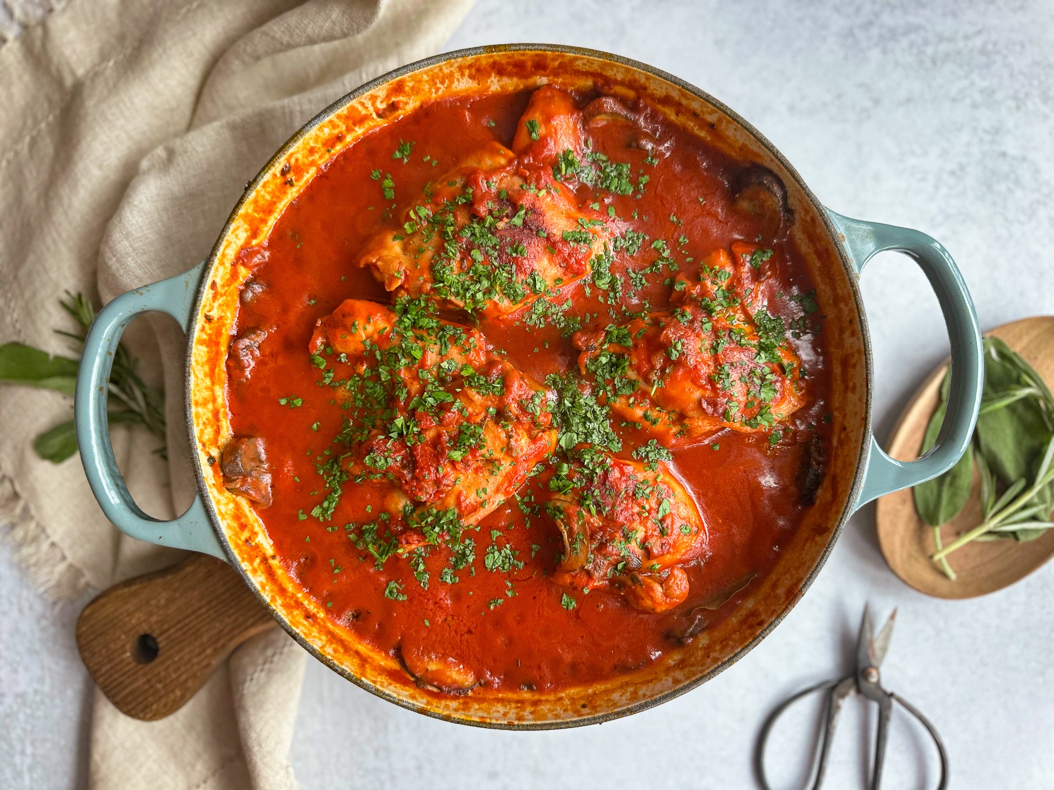 Classic Chicken Cacciatore (Pollo alla Cacciatora) – Italian Hunter-Style Chicken